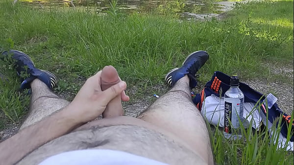 Play MP4 - Masturbating in nature trial