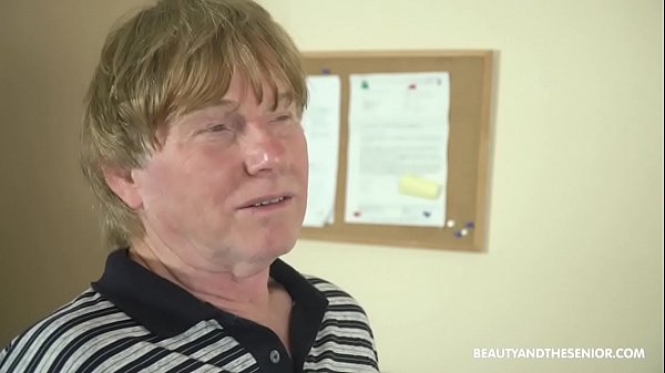 Play MP4 - Old Man's Last Wish Is to Cum in Nurse's Mouth