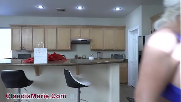 Play MP4 - Claudia Marie VS Sofie Marie