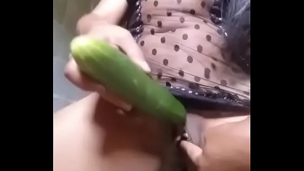 Gloria se toca para el gringo 