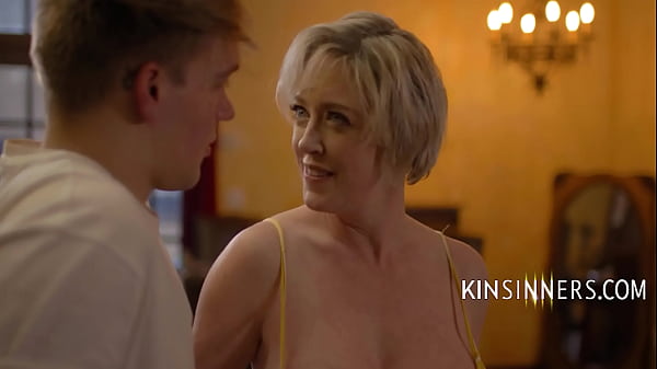 My_Busty Mother In_Law Dee_Williams