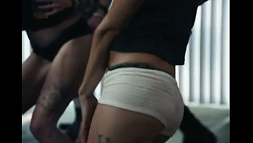 Charli XCX GUESS Video en venga la alegr&iacute;a XD 