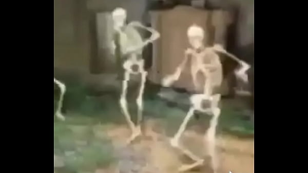 Esqueleto gostoso dan&ccedil_ando