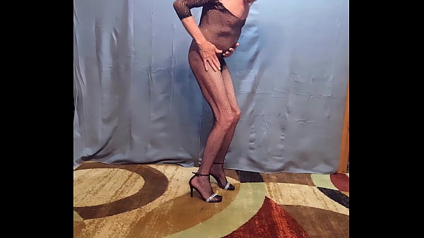 Play MP4 - Busy-Bottom in new Fishnet Body Stocking & Heels