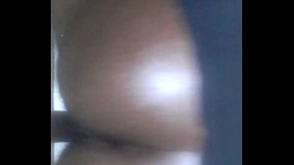 juicie bootie needs a long black dick