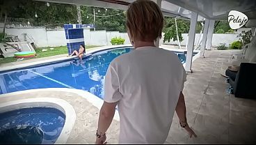 The stepmother caught her stepdaughter playing with a dildo in the pool and masturbated her until she squirts. 