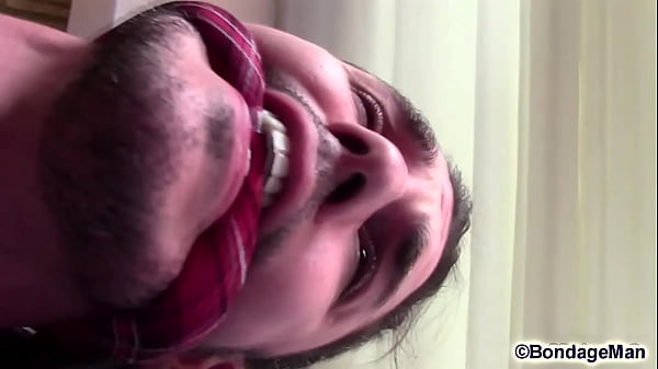 Peter E Seu Amigo Resolvem Brincar De Amorda&ccedil;ar E Agora Peter Est&aacute; Amarrado E Sendo Amorda&ccedil;ado V&aacute;rias Vezes Por Muitos Panos Cobrindo A Sua Boca E Apenas Vestindo Uma Sunga From Bondageman thumbnail