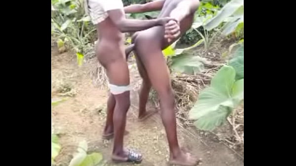 Play MP4 - Having sex during working hours in the farm