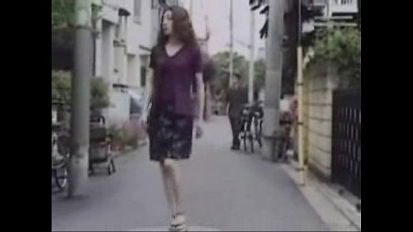 Horny Amateur Japanese housewives masterbate 0
