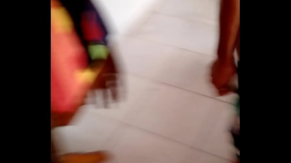 Play MP4 - dan&ccedil;ando funk e mostrando a bunda