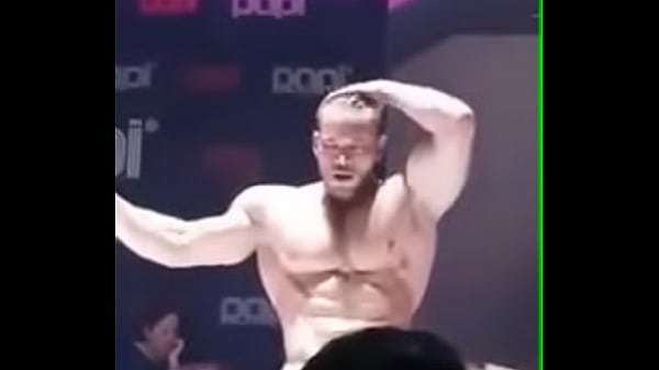 Play MP4 - Stripper comandante