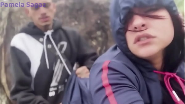 Play MP4 - Fodendo com novinho na praia safado cheio de tes&atilde;o ja colocou eu pra mamar aquela rola gostosa