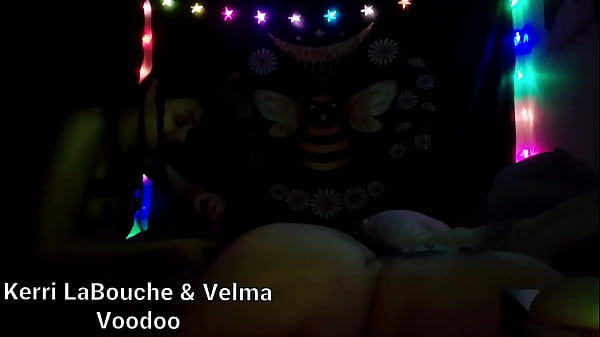 Big Dicked Babe Fucks Her Wife thumbnail