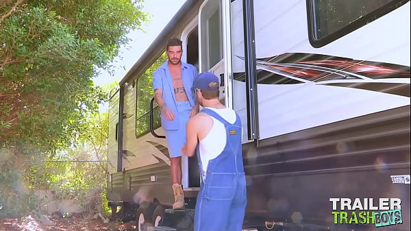 Play MP4 - TRAILERTRASHBOYS Raw Sex With Chris Damned And Beaux Morgan
