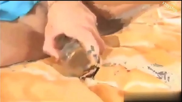 Hot Babe Fucks A Bottle