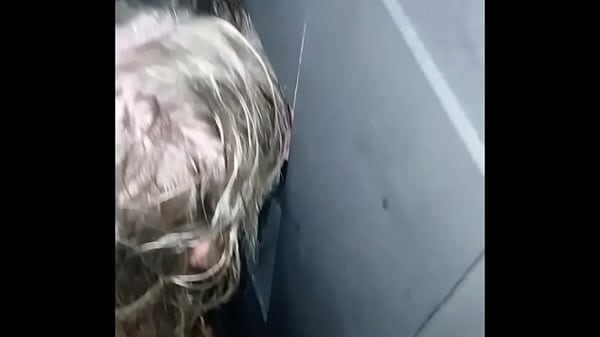 Humiliations et petits jeux en club 