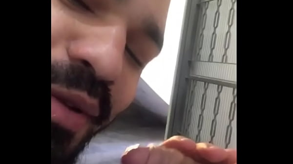 Play MP4 - Mamando o dotado