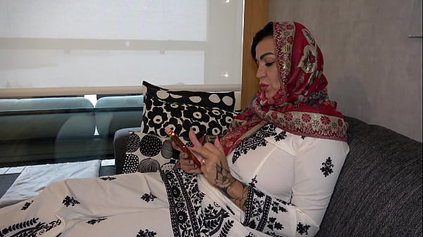 Muslim Hijab Stepmom Showing Stepson Forbidden Parts Of Her Body And Wants Sex thumbnail
