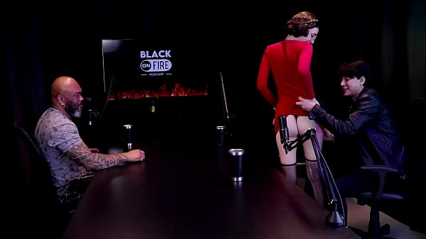 Se exibiu de lingere depois de responder em quem mama senta e passa yastrixx & dixon watch sheer red 