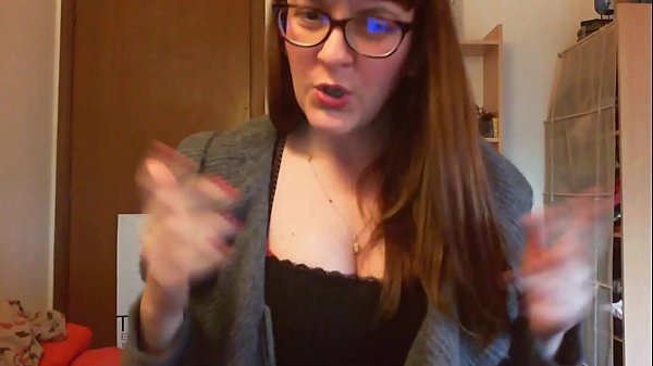 Prima_sessionebagnatami spoglio e mipreparoper un_caldo squirting_tu sei pronto