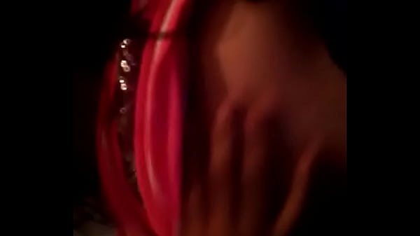 Me manda video tocandose los senos