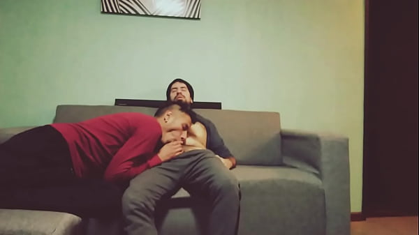 Me Dan Pija En El Sill&oacute;n Este Macho Peludo. thumbnail