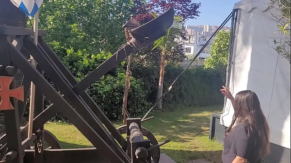 Fui expulsa docastelopor usar quartoda rainha para