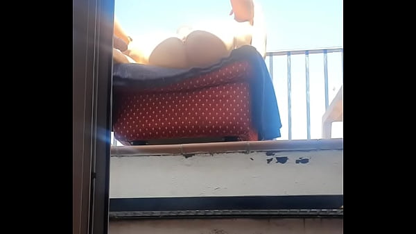 ORLANDO SI STANTUFFA IL BUCO SUL TERRAZZO A MADRID 