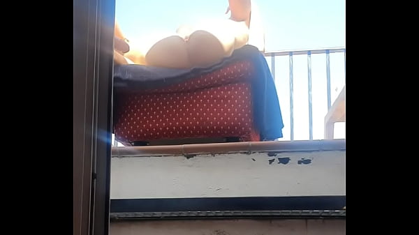 Play MP4 - ENJOYING THE LOVELY BALCONY IN MADRID