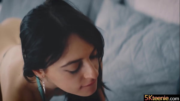 Nonton Petite Brunette Enjoys Being Put In All Positions For Nick's Big Dick. thumbnail