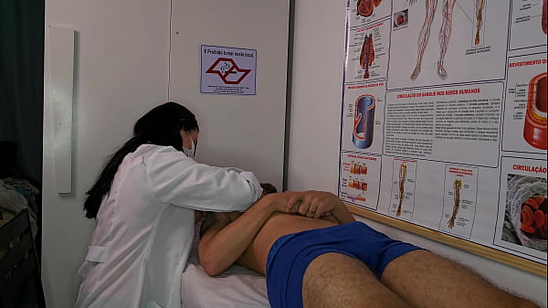 Enfermeira fica excitada ao ver ere&ccedil;&atilde;o do paciente 