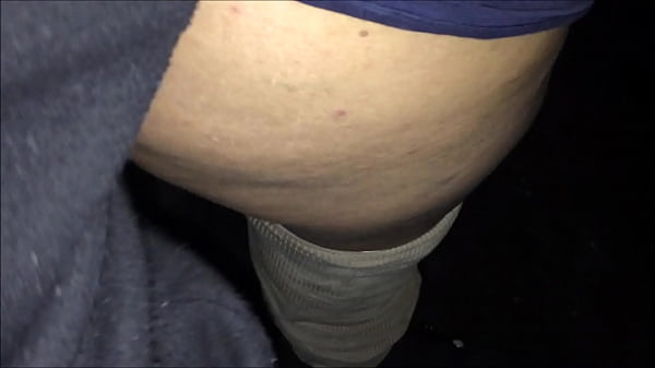 Eu part dois com uma calcinha tanga pink da magrinha gostosa 