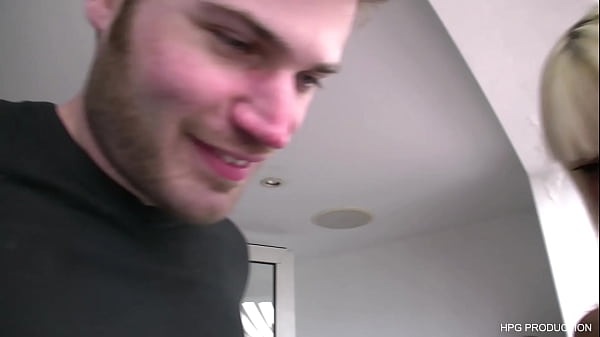 Play MP4 - 60   Cougar gets pussy licked