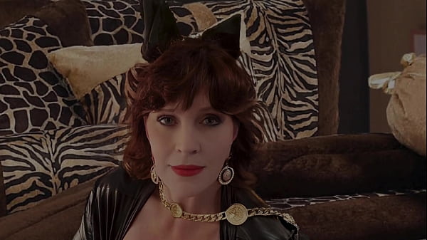 Play MP4 - Catgranny Sucks Off Superman