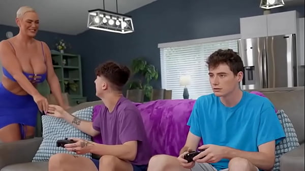 Play MP4 - Such a Horny Stepmom