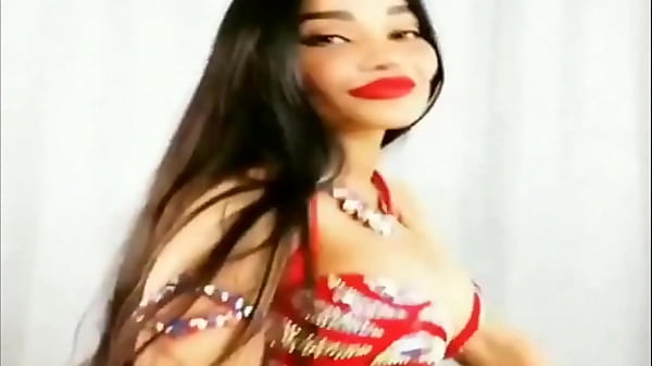 Girl with nice body sexy oriental dance