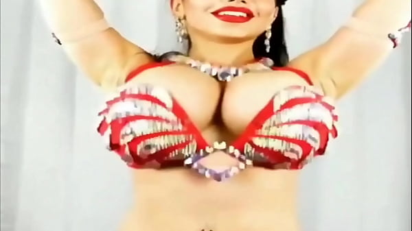 Girl with nice body sexy oriental dance 
