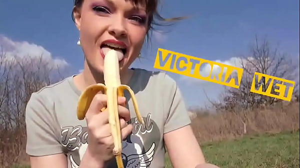 Liking banana  #foodfetish #bananagirl #girl banana #eating banana #horny #licking #fans #clips
