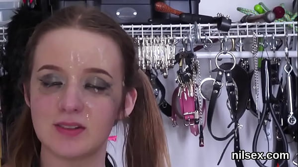 Foxy_chick was brought in anus asylumfor awkward treatment