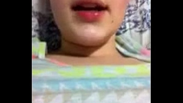 Nonton Girl Playing With Her Pussy thumbnail