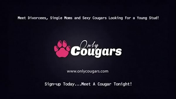 Play MP4 - Sexy Alt Chick Fucks Herself Wearing Headphones