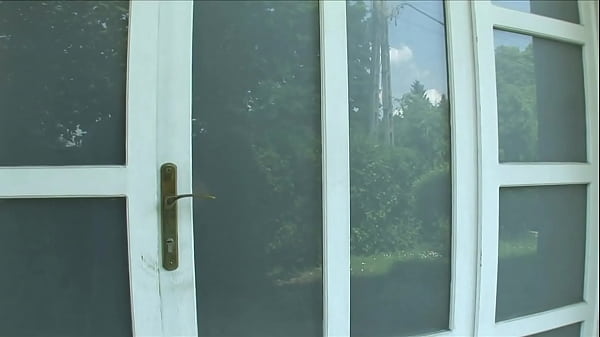 Play MP4 - Horny step dad offered to fuck her - &lpar;Nikky Thorne&rpar;