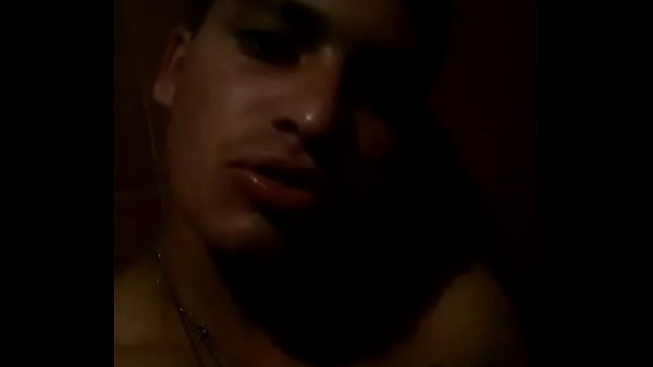 Rocho hetero muestra su pija (argentino) 