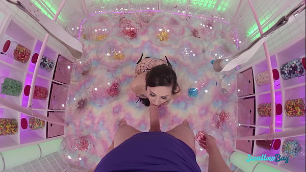 Vibrating anal experience with Luna Lovely 