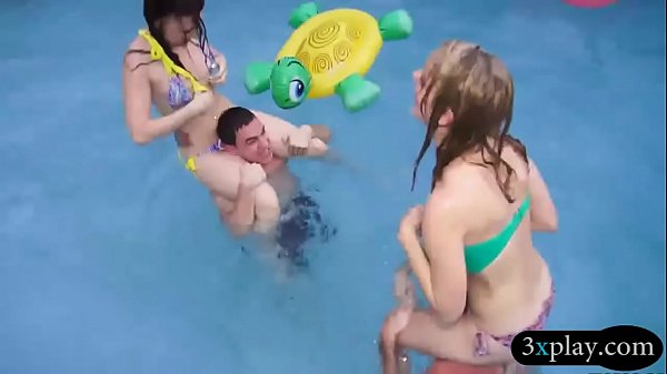 Nonton Two Bikini Girls Sucking And Fucking Hard By The Pool thumbnail
