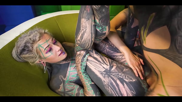 Nonton Alternative Teen Threesome With Anal Gapes And Facial Cumshot thumbnail