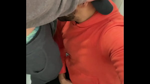 Play MP4 - CASADO DOTADO ME FODEU NO BANHEIRO&comma; PUTO METEU COM TUDO SEM CUSPE - FULL SHEER&period;COM