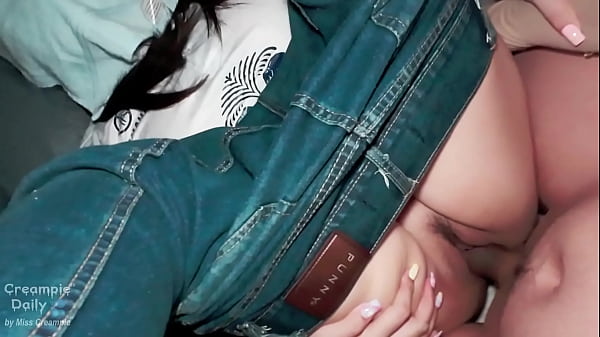 Play MP4 - แตกในหีสาวขี้อาย คากางเกงยีนส์