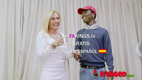 Play MP4 - This mom needs a CHOCOLATE BAR&excl; Busty Nuria MILF fulfills her INTERRACIAL fantasies