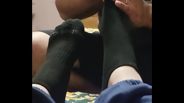 Nonton Feet Massage My Coworker Part 1 thumbnail